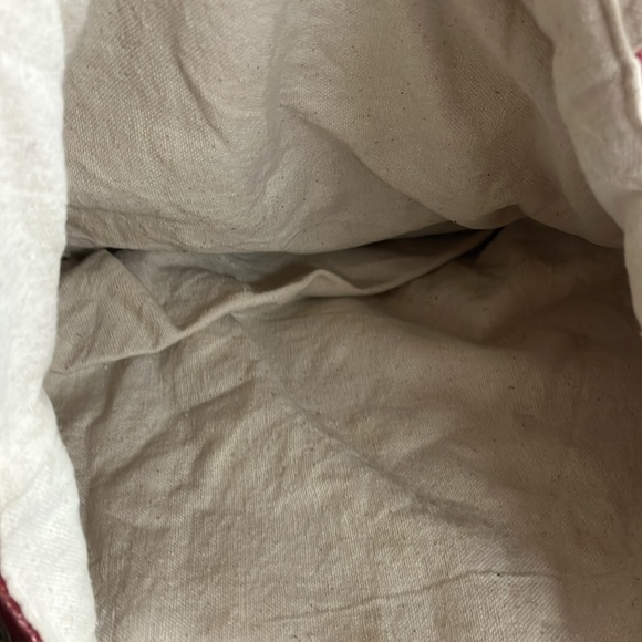 RED FLORAL TOTE USED AND BASIC - Picture 3 of 3